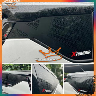 Tem trang trí kính hông 2 bên Xpander hình tổ ong phản quang sắc nét, chất liệu decal đen mờ cao cấp