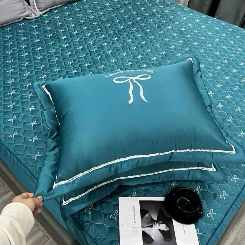 Bộ Ga Gối Thêu Nơ Cao Cấp 3 Kích Thước 1m2 1m6 1m8 – Cotton Mềm Mịn, Phong Cách Hàn Quốc, Giá Rẻ