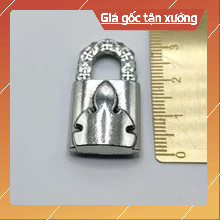 Mặt dây chuyền Chrome Heart mạ bạc 925 giá rẻ chỉ bán mặt.