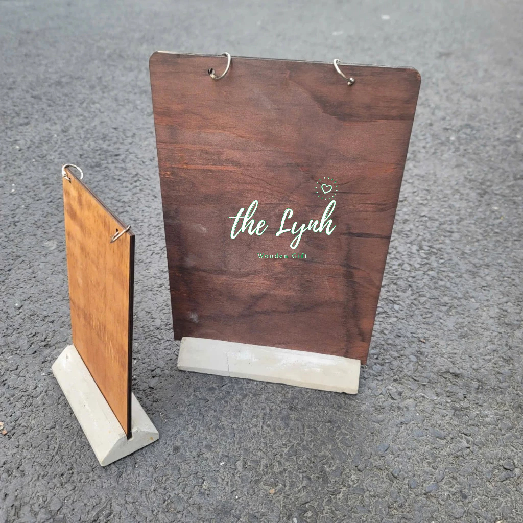 Menu gỗ size A4/A5 có khoen cho Quán cafe, Nhà hàng - đế gỗ Xi Măng tam giác - Miễn phí Khắc LOGO