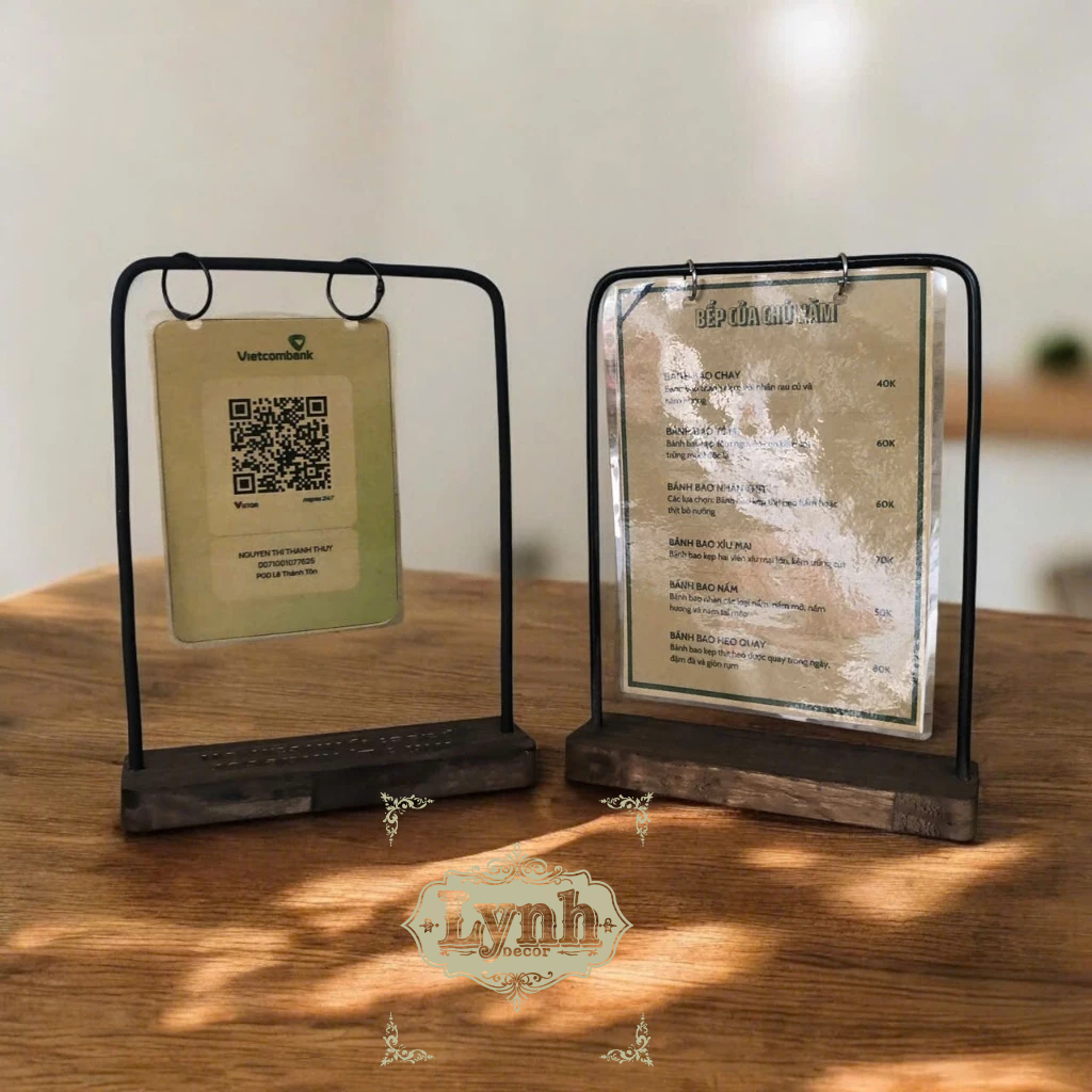 Giá treo Menu Size A5 khung sắt. Lynhdecor miễn phí khắc nội dung đế gỗ