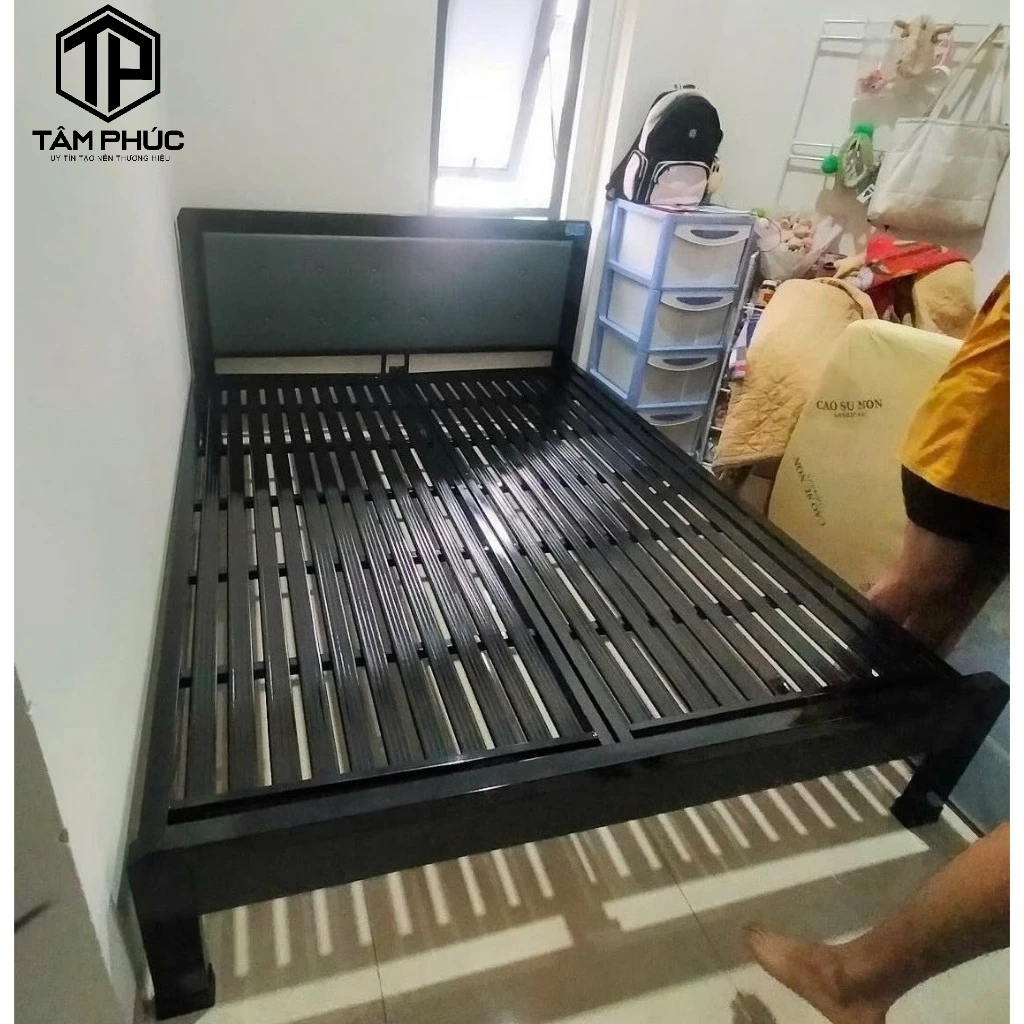 Giường sắt có nhiều màu sắc, đáp ứng mọi sở thích.