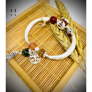 Vòng tay đá ưu linh ngũ sắc phối charm bạc HANMYNGHE