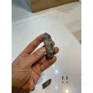 Tinh thể đá thạch anh vàng giao ngẫu nhiên dài gần 5 cm HANMYNGHE