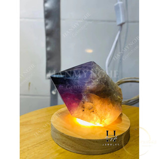 Chóp đá thạch anh tím kèm đế đèn led HANMYNGHE