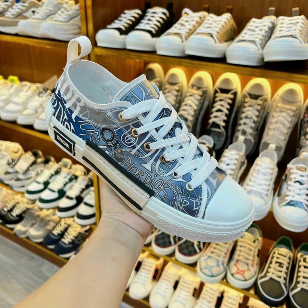 Tôm Sneaker Shop 68
