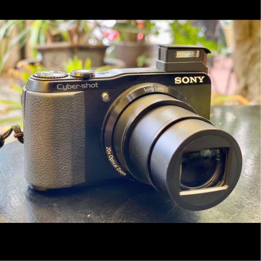 Máy ảnh KTS Sony CyberShot DSC-W570. 16.1Megapixel . Zoom 5X chống