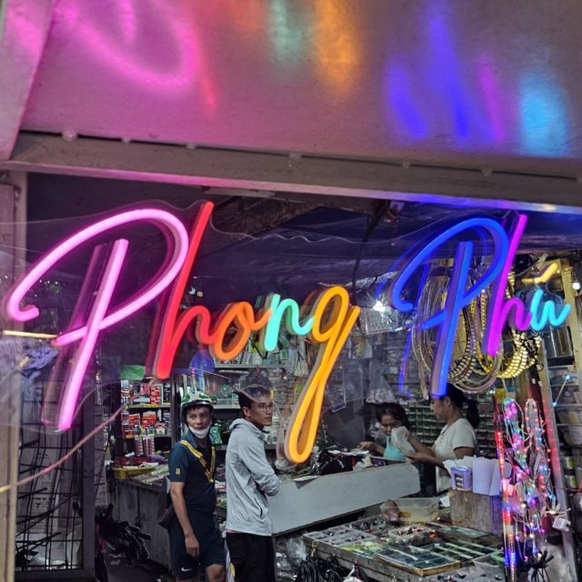 Led Phong Phú