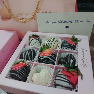 cuahangdongphucxemay