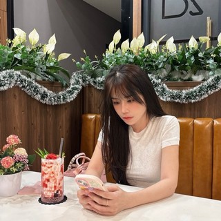 hong_ngoc_lam