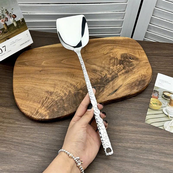 Xẻng Xào Cán Dài Chockmen CKM224