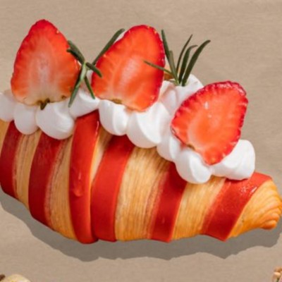 Berries Cream Croissant