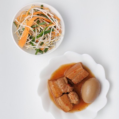 Cơm Thịt Kho Trứng Nước Dừa