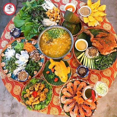 Tiệm Cơm Cà Mèn - Gà Nướng Muối Ớt Lá Chanh