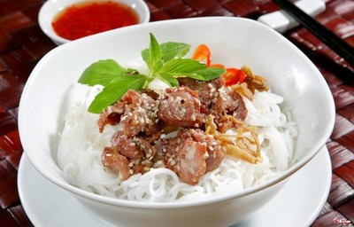 Bún thịt nướng