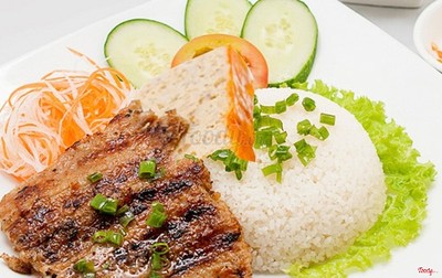 Cơm tấm sườn chả