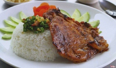 Cơm tấm sườn