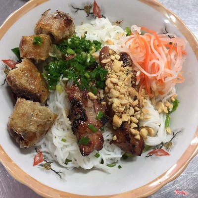 Bún chả giò + thịt nướng