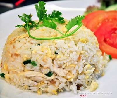 Cơm Chiên Gà Xé Cá Mặn