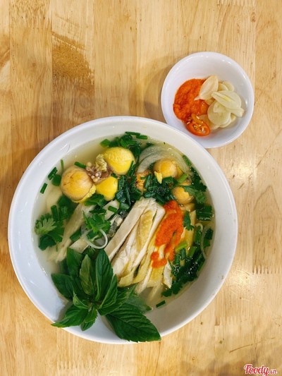 Phở đùi trứng non