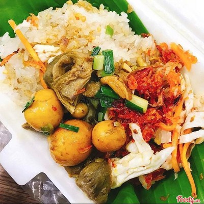 Xôi chiên gà trứng non