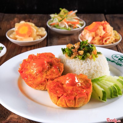 Cơm hột vịt muối chưng thịt