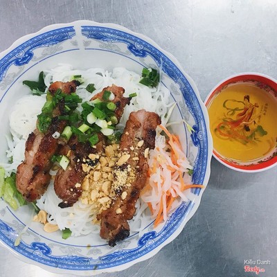 Bún thịt nướng