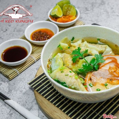 Mì sủi cảo + xá xíu.