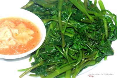 Rau muống luộc chấm chao