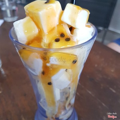 Sữa chua dẻo xắt miếng chanh dây