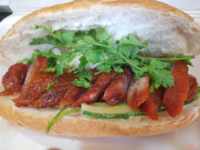 Bánh mì xá xíu
