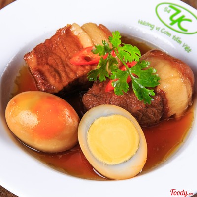 Cơm thịt kho hột vịt
