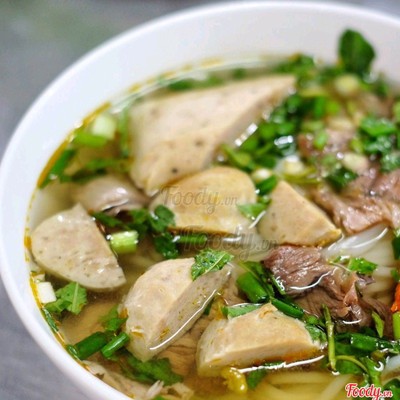 Bún bò + chả viên