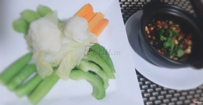 Rau luộc chấm kho quẹt