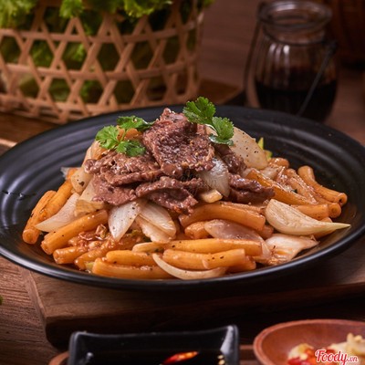 Nui xào bò