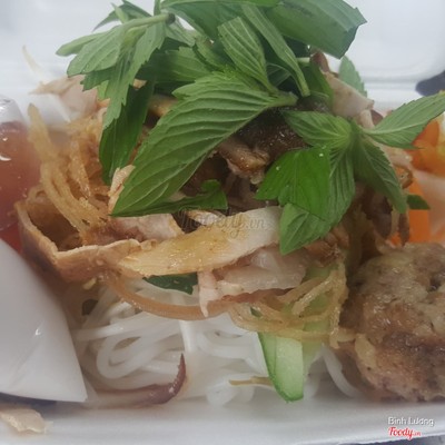 Bánh tằm bì (bì+ thịt+ xíu mại)