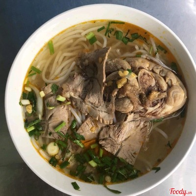Bún bò tái + giò heo
