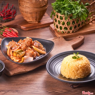 Cơm sườn xào chua ngọt (có sốt)