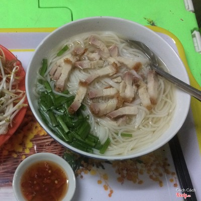 Bún nước lèo heo quay