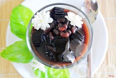 Chè đậu đen, sương sáo, bánh lọt