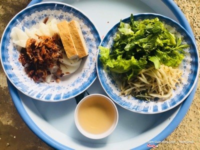 Bánh ướt chả quế