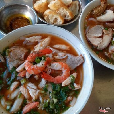 Bánh canh tôm + thịt nạc + chả