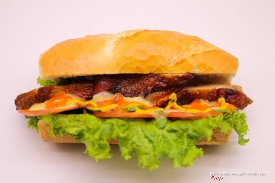 Bánh Mì Gà Nướng Mật Ong