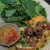 Bánh mì hấp thịt nướng