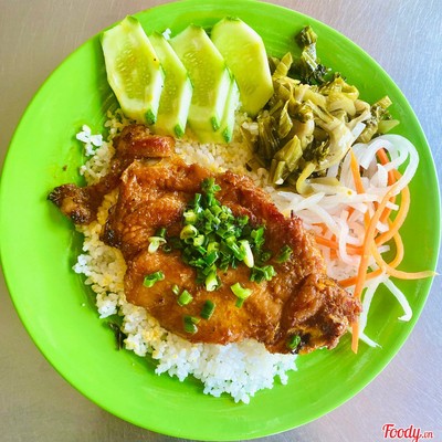 Cơm tấm sườn nướng mỡ hành