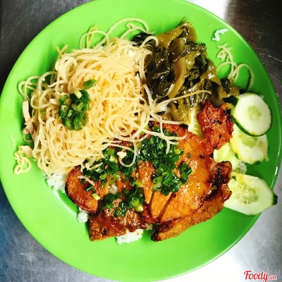 Cơm tấm sườn + bì