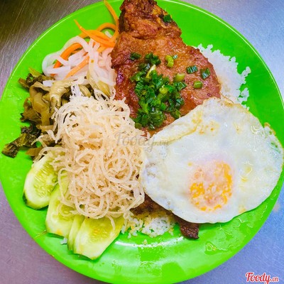 Cơm tấm sườn + bì + trứng