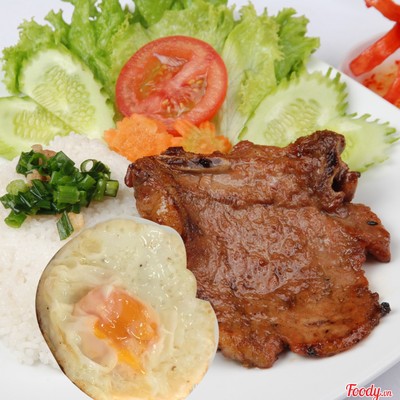 Cơm sườn ốp la
