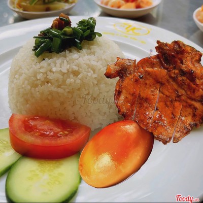 Cơm sườn hột vịt