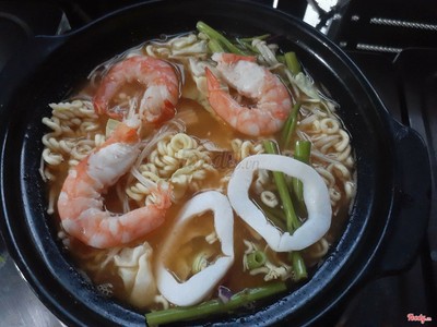 Mì cay tôm + mực